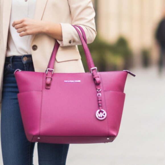 MIchael Kors - Charlotte Large Saffiano Leather Top-Zip Bag in Dragonfruit Pink - Picture 12 of 12